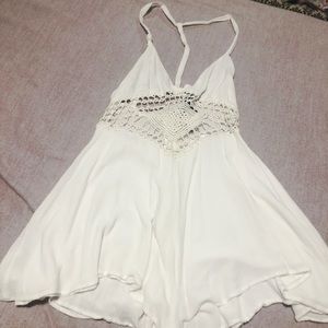 Very cute white lace detail romper!